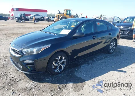 2021 Kia Forte Lxs z USA, uszkodzony, nr VIN 3KPF24AD8ME269860